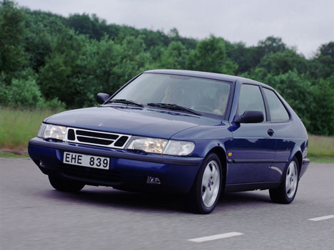 SAAB 900